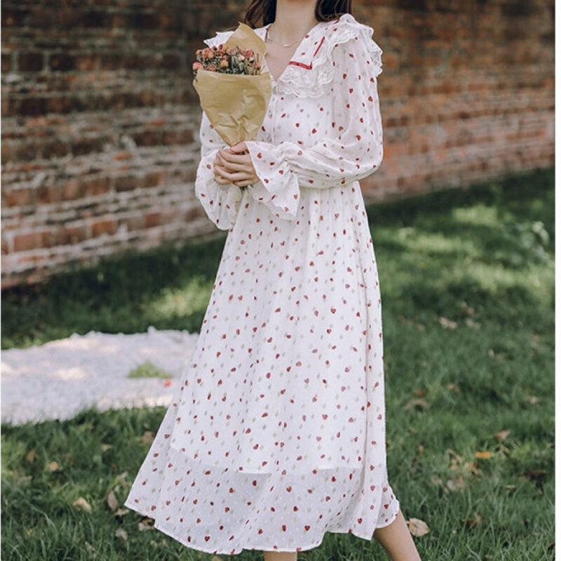 Vintage-style Romantic Heart Print Cottage Dress