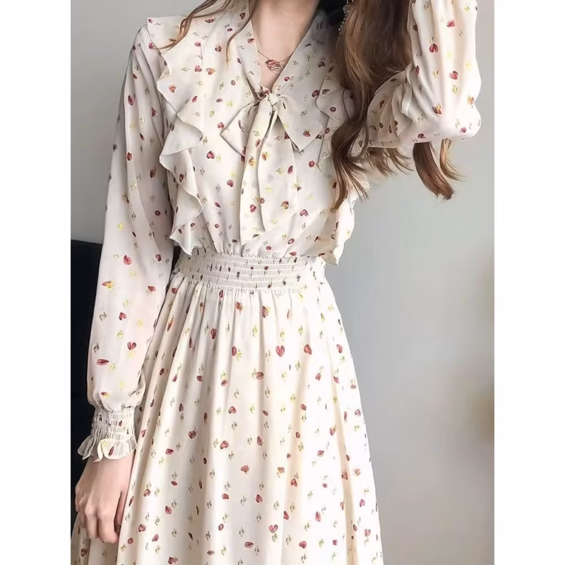 Vintage-style Romantic Heart Print Cottage Dress
